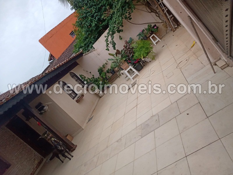 Casa à venda com 3 quartos, 250m² - Foto 4