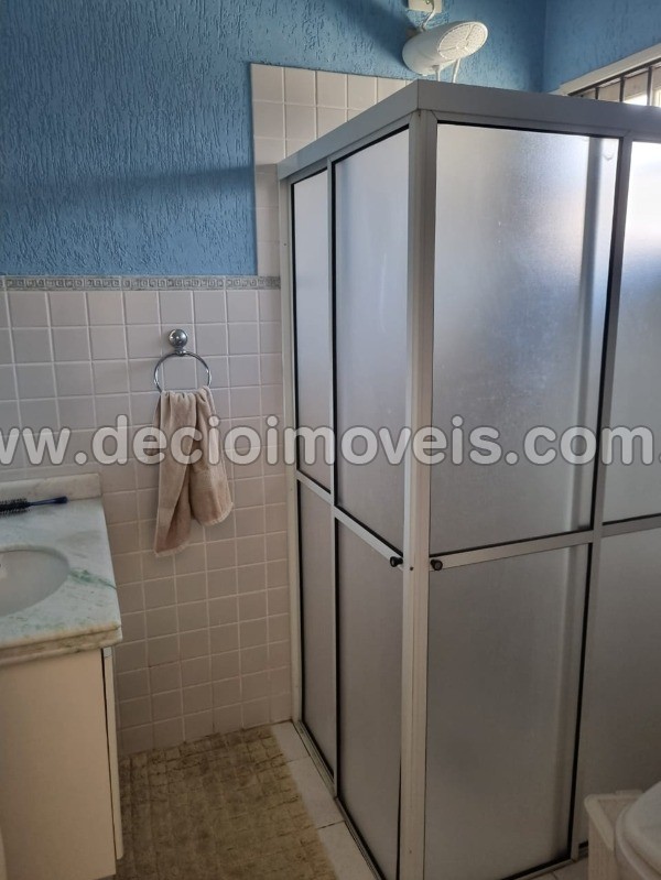 Casa à venda com 3 quartos, 129m² - Foto 2