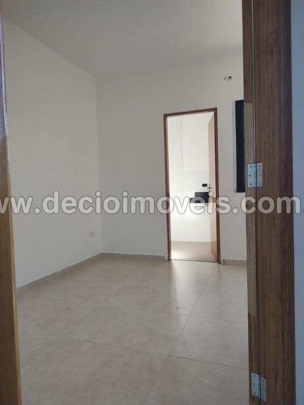 Casa à venda com 2 quartos, 55m² - Foto 2