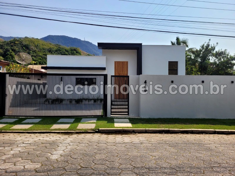 Casa à venda com 3 quartos, 168m² - Foto 1