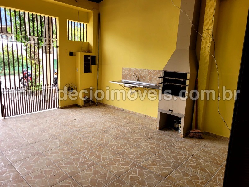 Casa para alugar com 4 quartos, 115m² - Foto 2