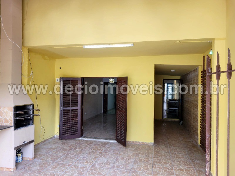 Casa para alugar com 4 quartos, 115m² - Foto 3