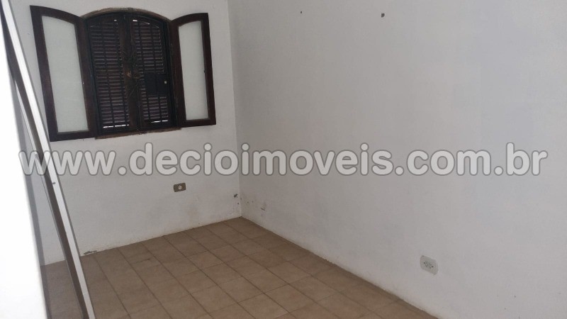 Casa à venda com 3 quartos, 150m² - Foto 2