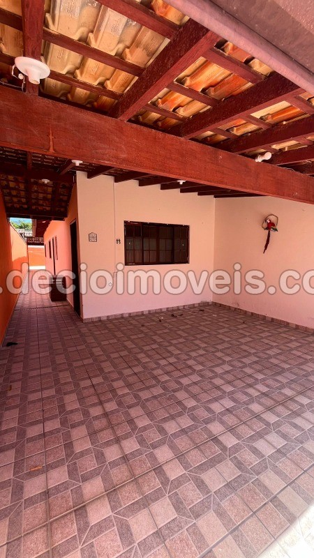 Casa à venda com 2 quartos, 76m² - Foto 1