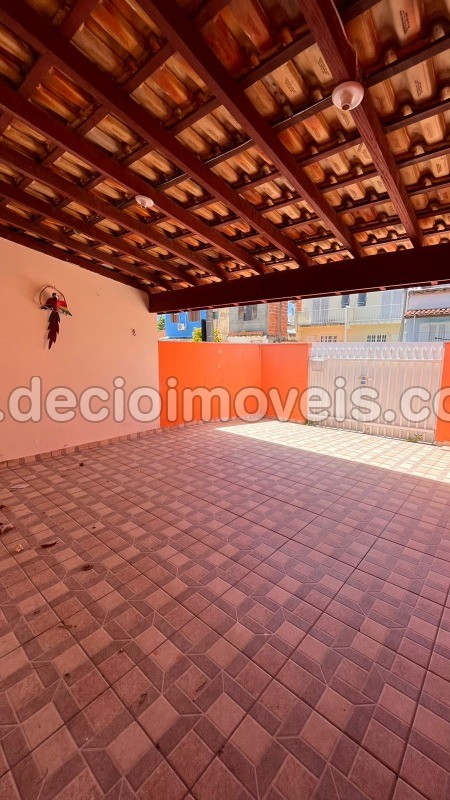 Casa à venda com 2 quartos, 76m² - Foto 2