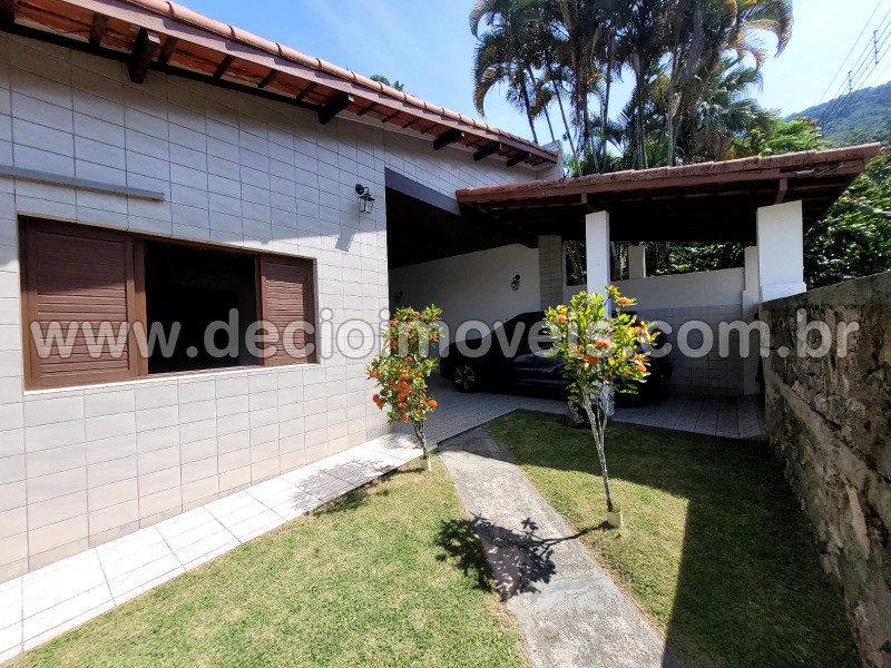 Casa à venda com 3 quartos, 169m² - Foto 1