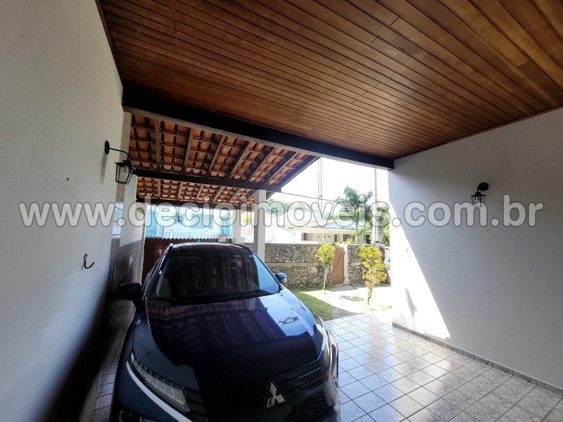 Casa à venda com 3 quartos, 169m² - Foto 2