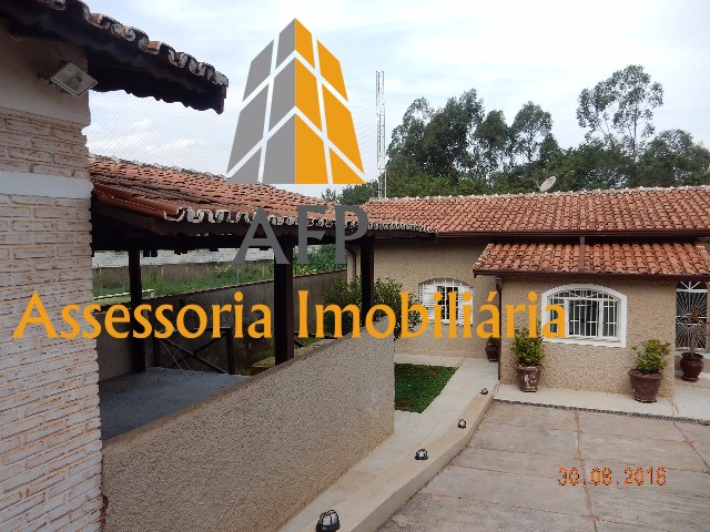 Fazenda à venda com 3 quartos, 1600m² - Foto 1