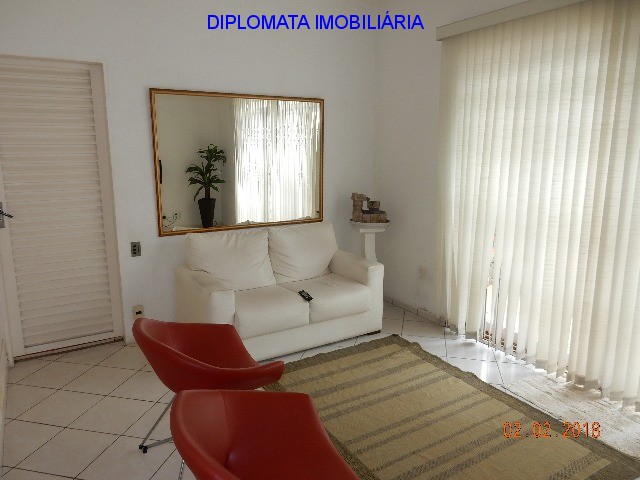 Casa à venda com 3 quartos, 300m² - Foto 9