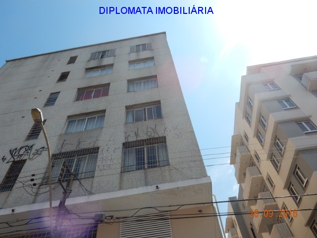 Apartamento à venda com 2 quartos, 131m² - Foto 2