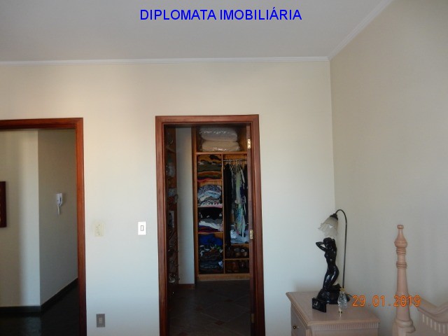 Apartamento à venda com 3 quartos, 187m² - Foto 11