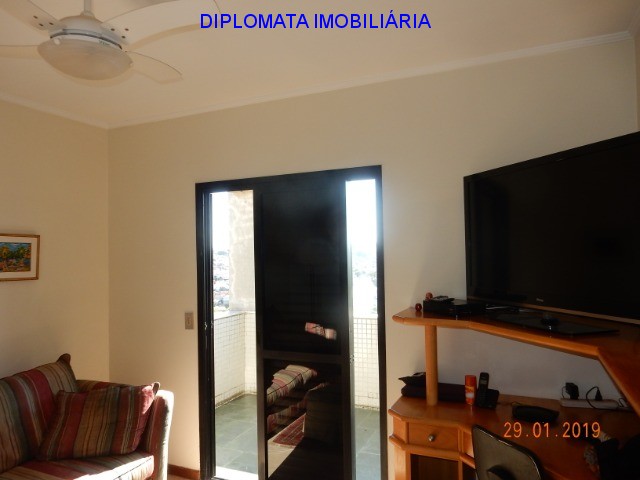 Apartamento à venda com 3 quartos, 187m² - Foto 15