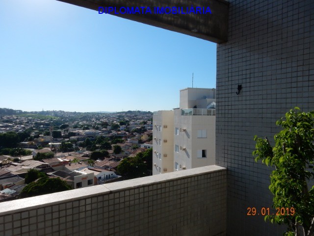 Apartamento à venda com 3 quartos, 187m² - Foto 18