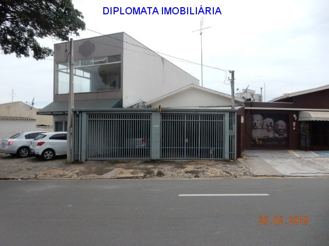 Casa à venda com 3 quartos, 210m² - Foto 2