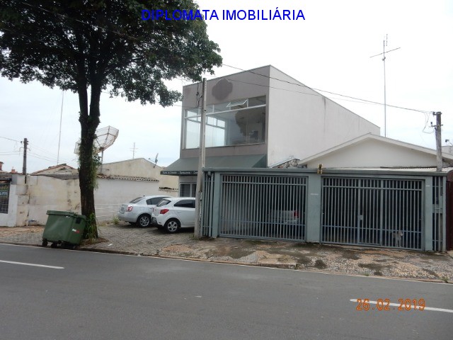 Casa à venda com 3 quartos, 210m² - Foto 4