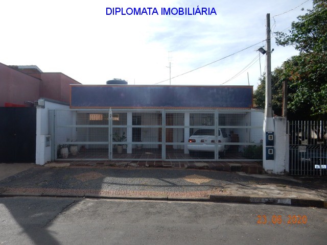 Casa à venda com 3 quartos, 300m² - Foto 1