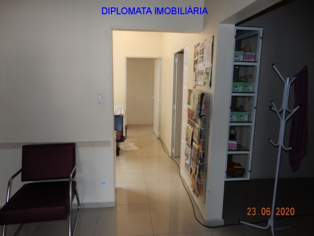 Casa à venda com 3 quartos, 300m² - Foto 5