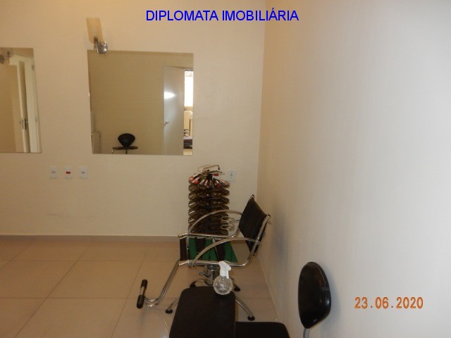 Casa à venda com 3 quartos, 300m² - Foto 10