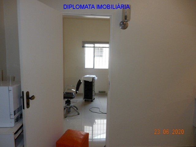 Casa à venda com 3 quartos, 300m² - Foto 11