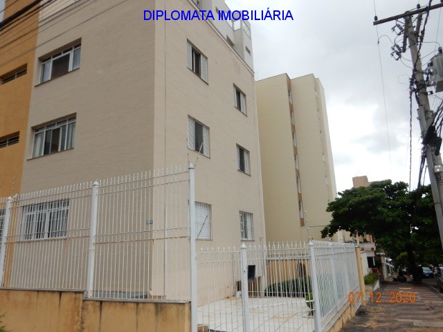 Apartamento à venda com 3 quartos, 81m² - Foto 1