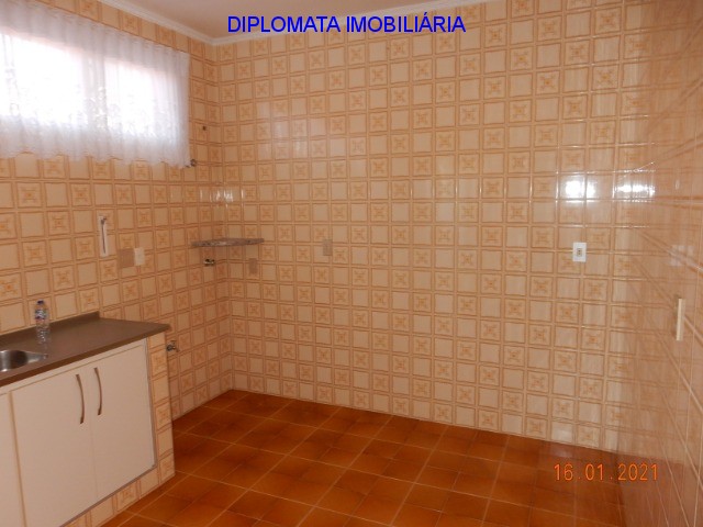 Casa à venda com 3 quartos, 300m² - Foto 14