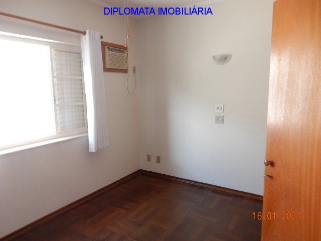 Casa à venda com 3 quartos, 300m² - Foto 23