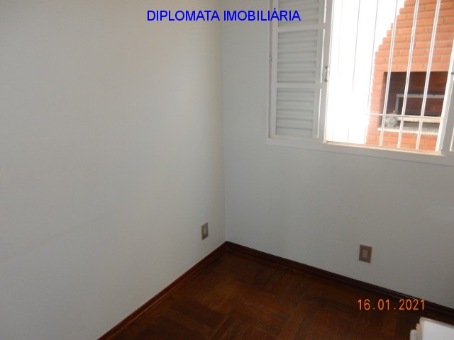 Casa à venda com 3 quartos, 300m² - Foto 27