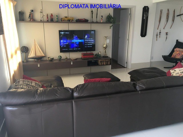 Apartamento à venda com 4 quartos, 153m² - Foto 2