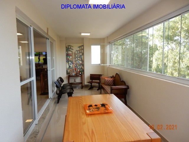 Apartamento à venda com 4 quartos, 224m² - Foto 10