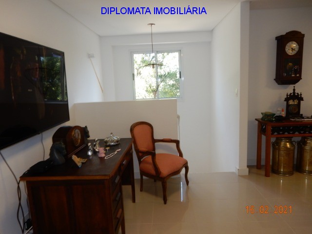 Apartamento à venda com 4 quartos, 224m² - Foto 18