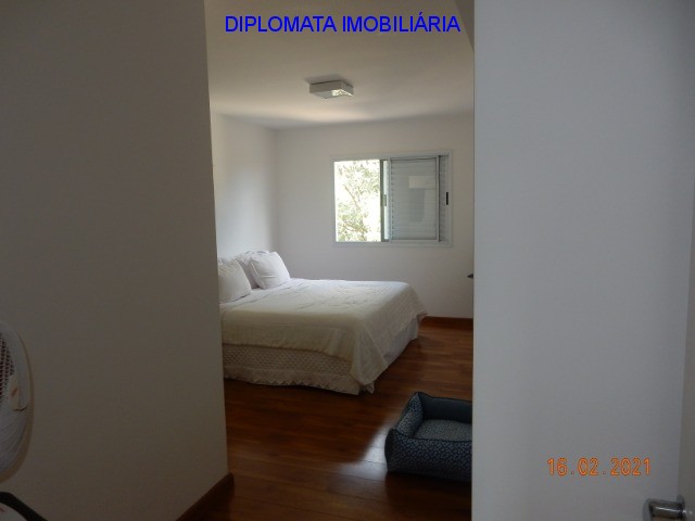 Apartamento à venda com 4 quartos, 224m² - Foto 19