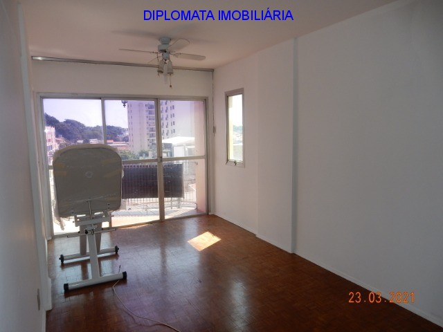 Apartamento à venda com 2 quartos, 70m² - Foto 5