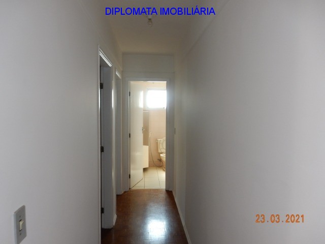 Apartamento à venda com 2 quartos, 70m² - Foto 11