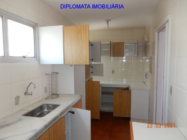 Apartamento à venda com 2 quartos, 70m² - Foto 13