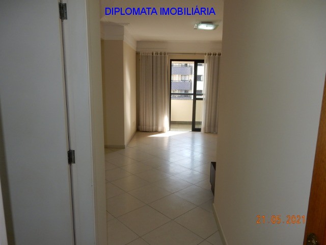 Apartamento à venda com 4 quartos, 105m² - Foto 2