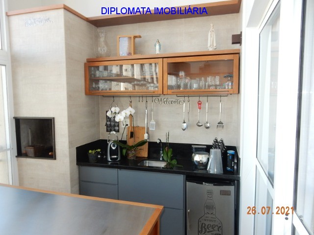 Apartamento à venda com 4 quartos, 208m² - Foto 4