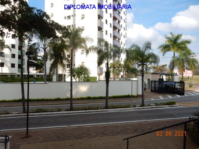 Apartamento à venda com 3 quartos, 136m² - Foto 4