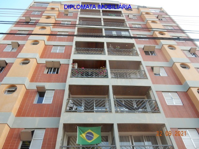 Apartamento à venda com 3 quartos, 85m² - Foto 2