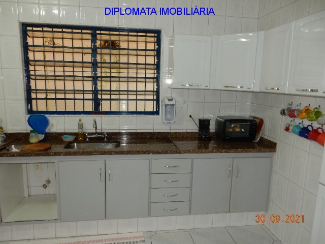 Casa à venda com 3 quartos, 300m² - Foto 18