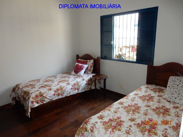 Casa à venda com 3 quartos, 300m² - Foto 11