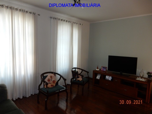 Casa à venda com 3 quartos, 300m² - Foto 4