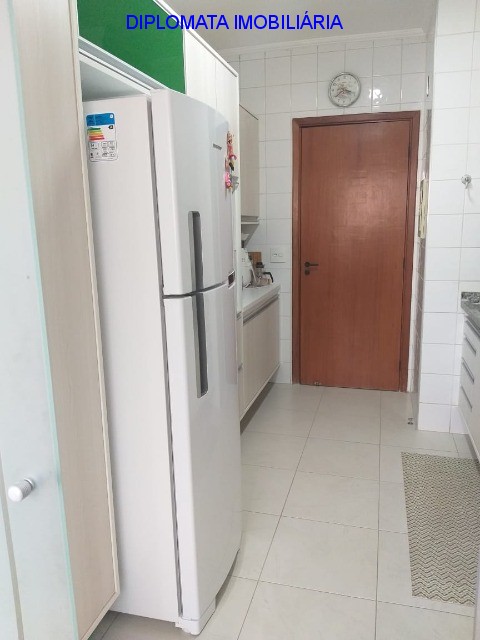 Apartamento à venda com 3 quartos, 86m² - Foto 12