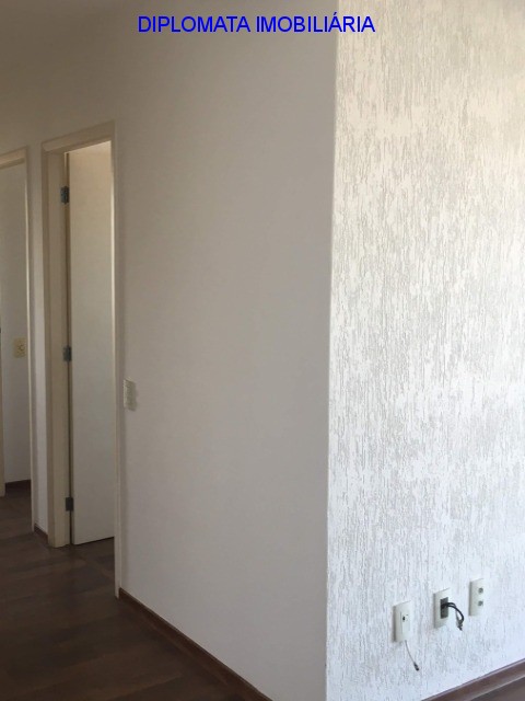 Apartamento à venda com 3 quartos, 60m² - Foto 2