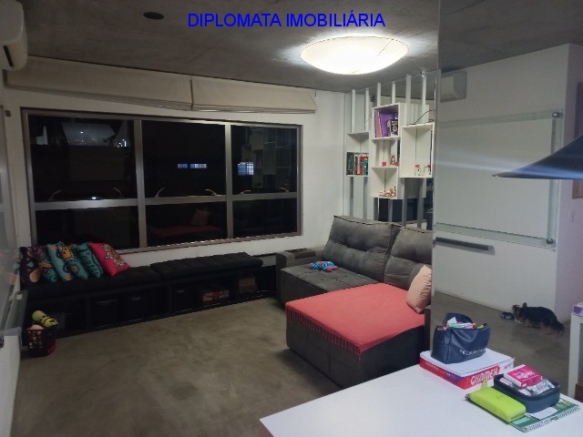 Apartamento à venda com 1 quarto, 70m² - Foto 32