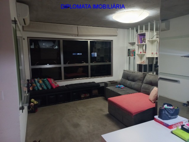 Apartamento à venda com 1 quarto, 70m² - Foto 27