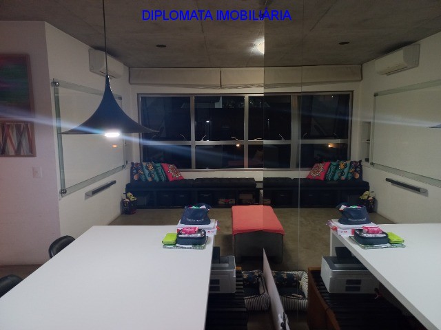 Apartamento à venda com 1 quarto, 70m² - Foto 33