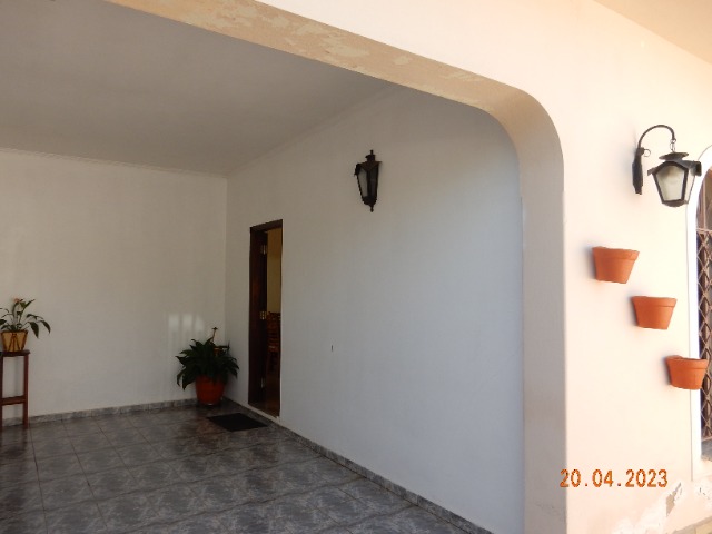 Casa à venda com 3 quartos, 360m² - Foto 2