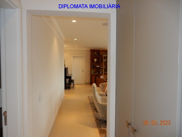 Apartamento à venda com 3 quartos, 179m² - Foto 29