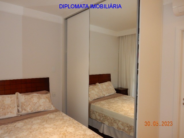 Apartamento à venda com 3 quartos, 179m² - Foto 19