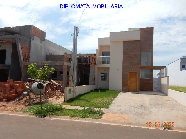 Casa de Condomínio à venda com 3 quartos, 104m² - Foto 2